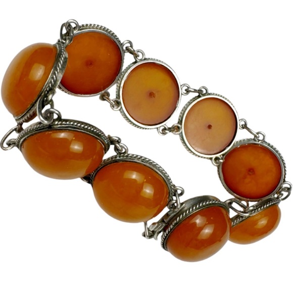 Continental Silver & Carnelian Link Bracelet - Picture 5 of 16